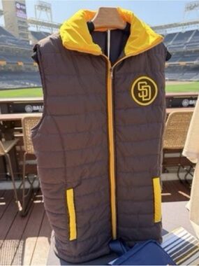San Diego Padres Puffer Vest in Brown & Yellow